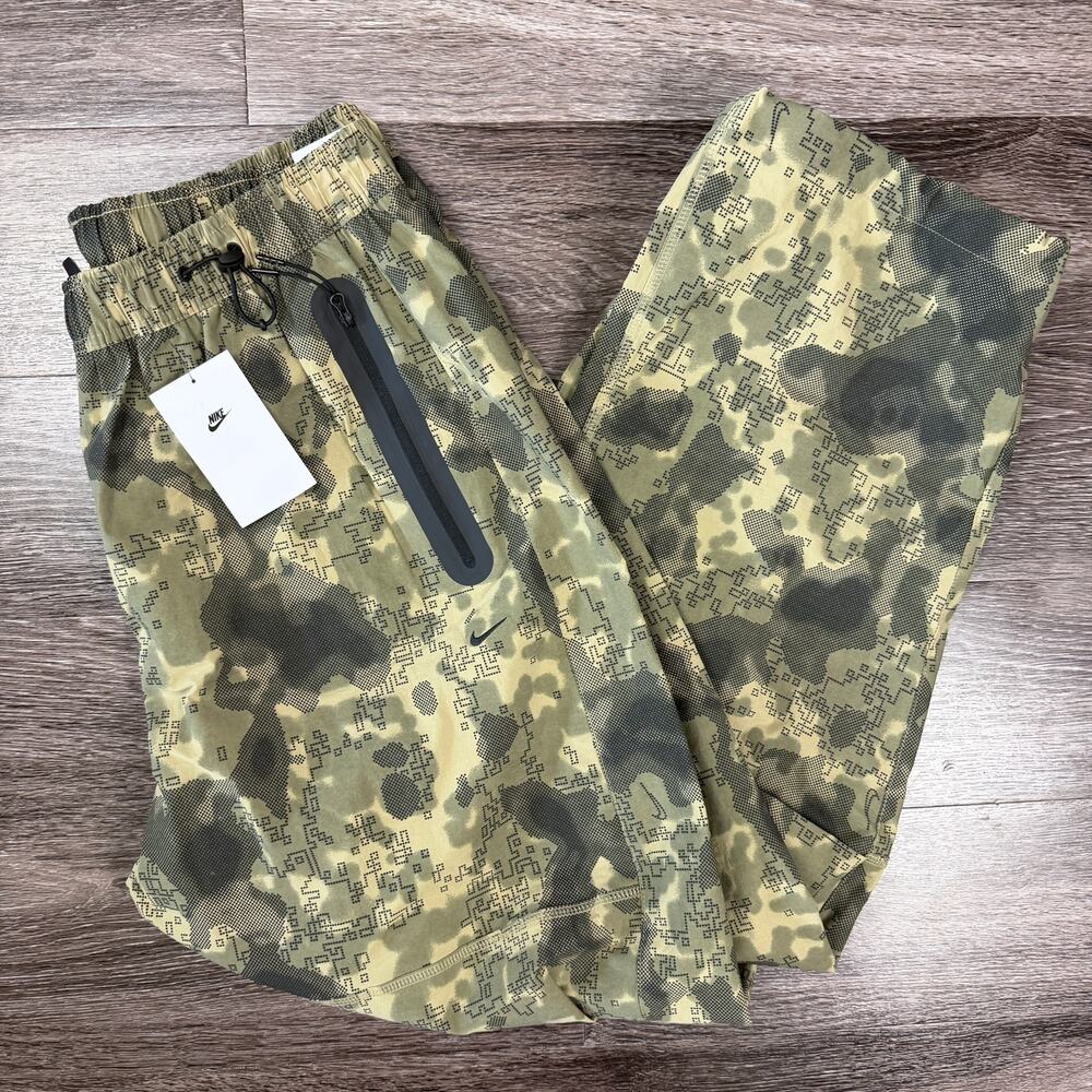 Nike Tech Men's Dri-FIT Woven Camo Loose-Fit Pants HV0972-210 Size Large NEW